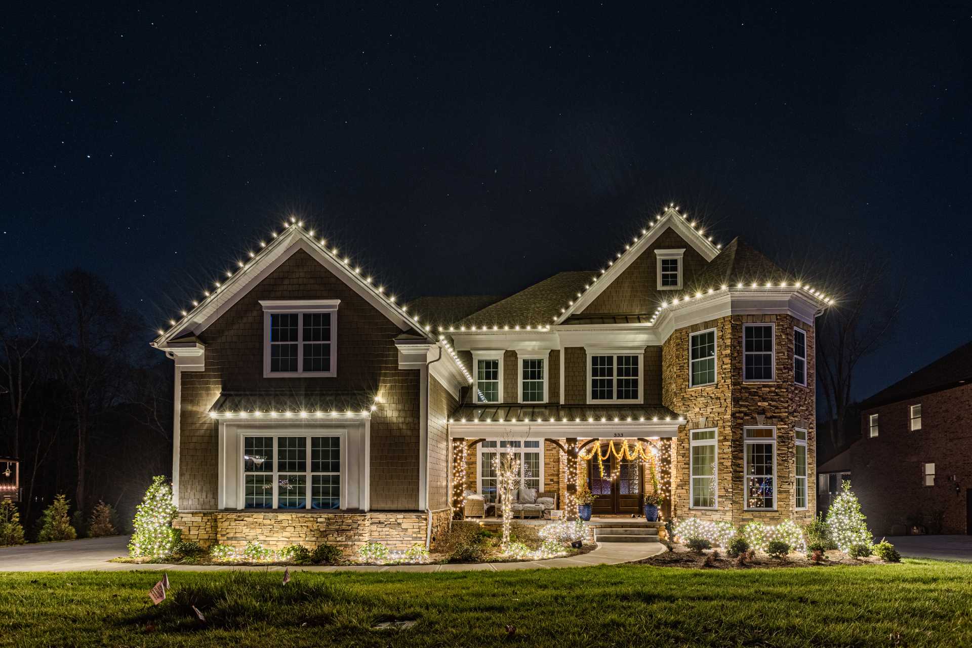 christmas light contractor